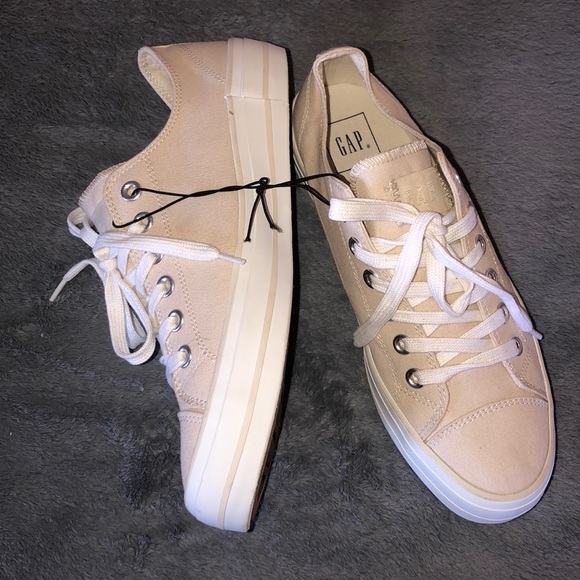 GAP Shoes - Gap Women’s sneakers